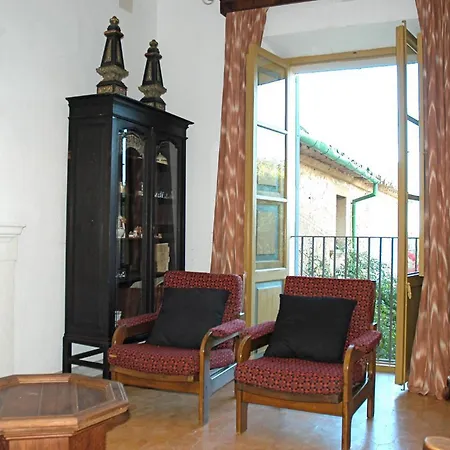 Vakantiehuis Lovely In *